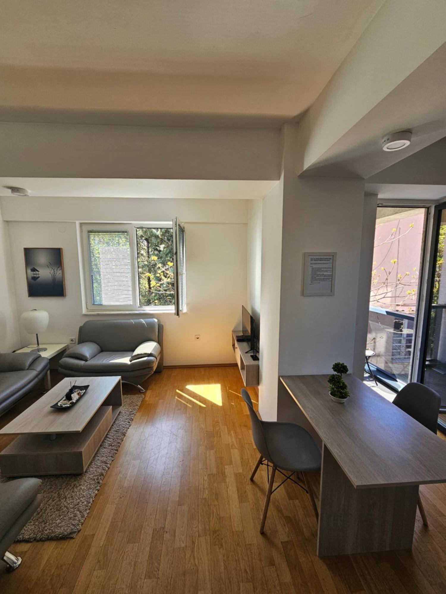 Apartment Eapartments