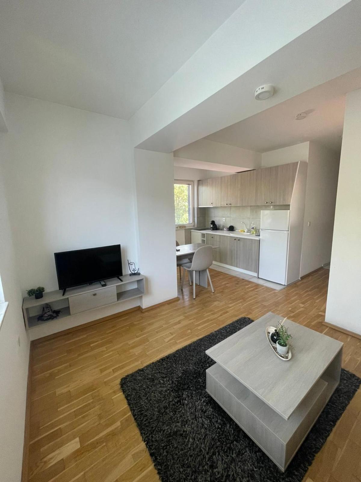 Apartment Eapartments *